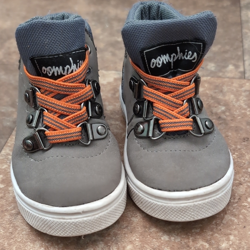 Oomphies Toddler Sneakers - Gray with Orange Laces Size 6c